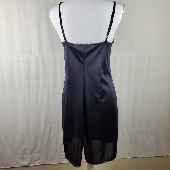 Vintage EUC Made in USA black slip size 34/22" - Picture 2 of 9